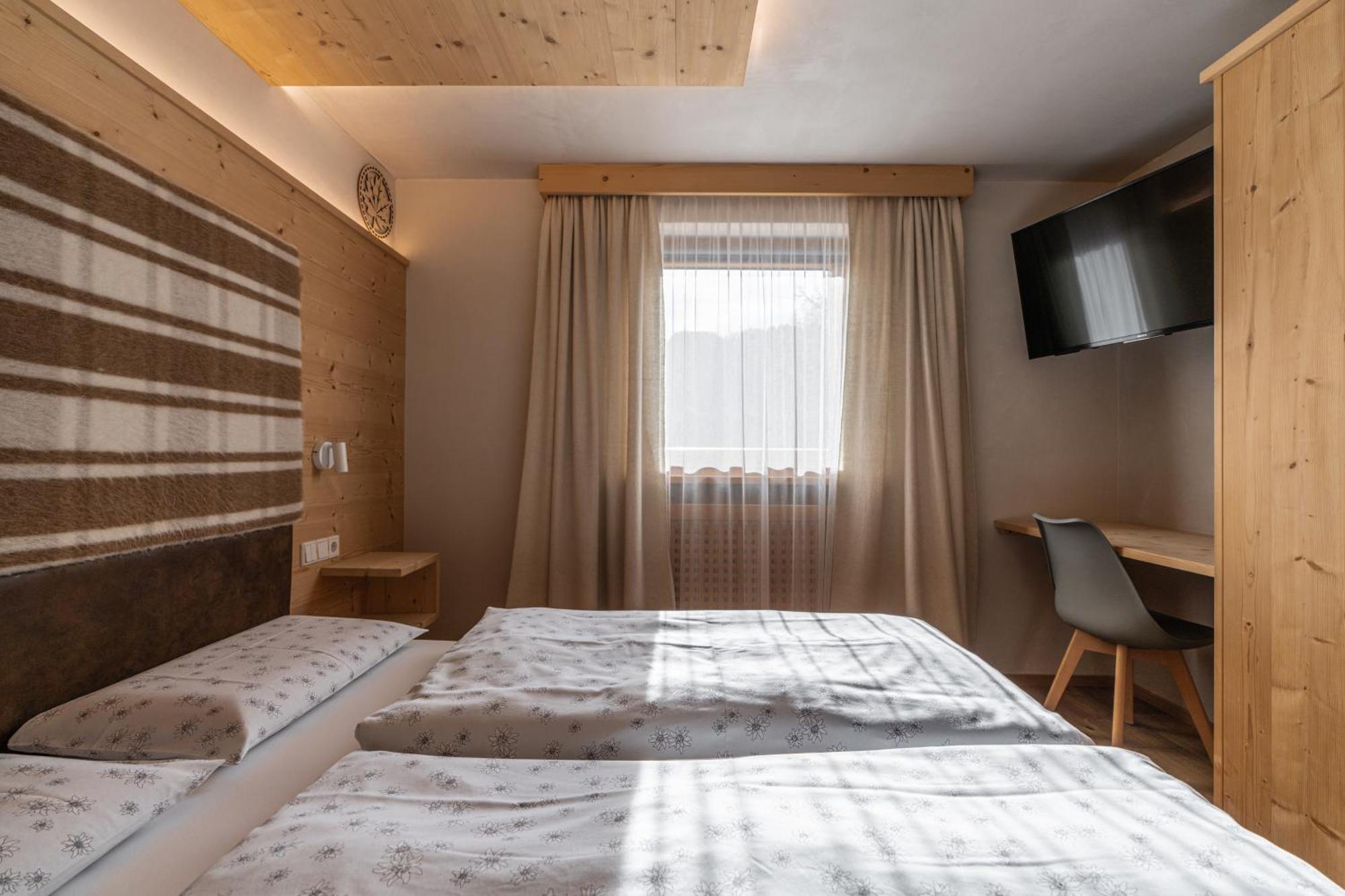 Ciasa Iachin - Dolomites Dream Retreat Apartment San Martino in Badia Exterior foto